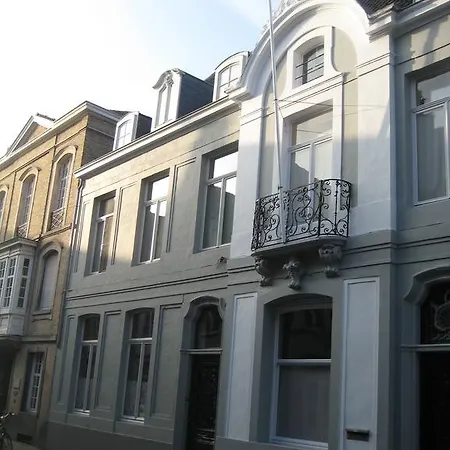 Willaeys Bed and Breakfast Μπριζ