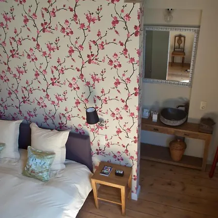 Willaeys Bed and Breakfast 2*